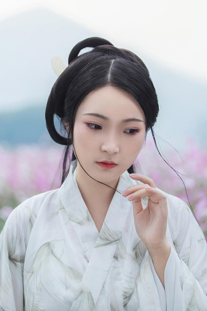 黄晓明回青岛一中参加校庆